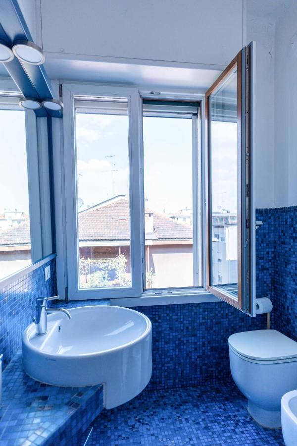 Milan Flat 5 Min From Duomo With Park For Small Cars Exterior photo