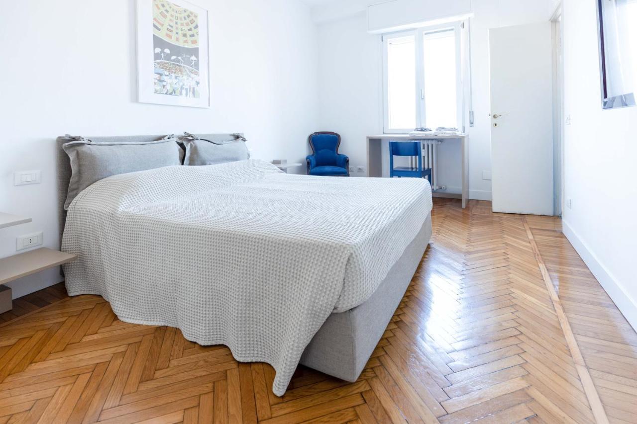 Milan Flat 5 Min From Duomo With Park For Small Cars Apartment Exterior photo