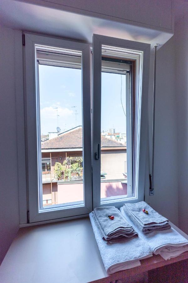 Milan Flat 5 Min From Duomo With Park For Small Cars Exterior photo